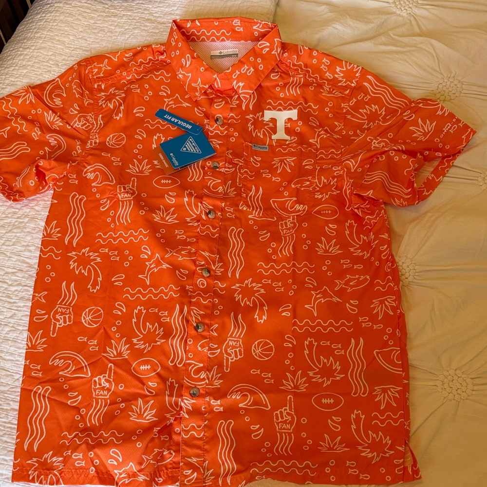 Columbia brand TENNESSEE Orange & white Short-Sleeve Printed Button-Up Shirt M